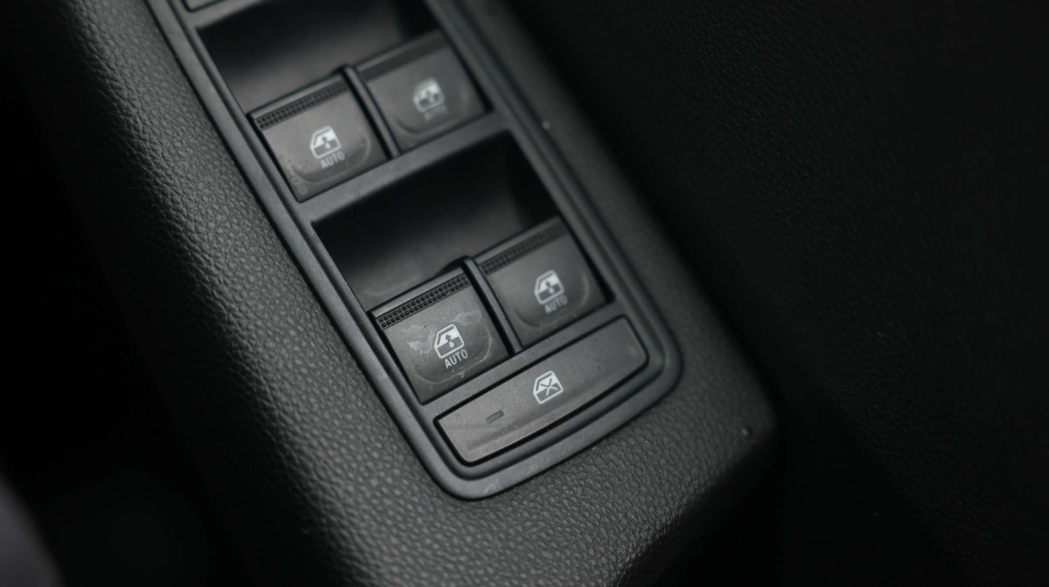 Used Renault Clio 2023 for sale - 76818529: Photo 2