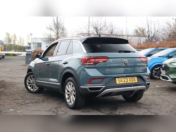 Used Volkswagen T-Roc 2023 for sale - 78108609: Photo