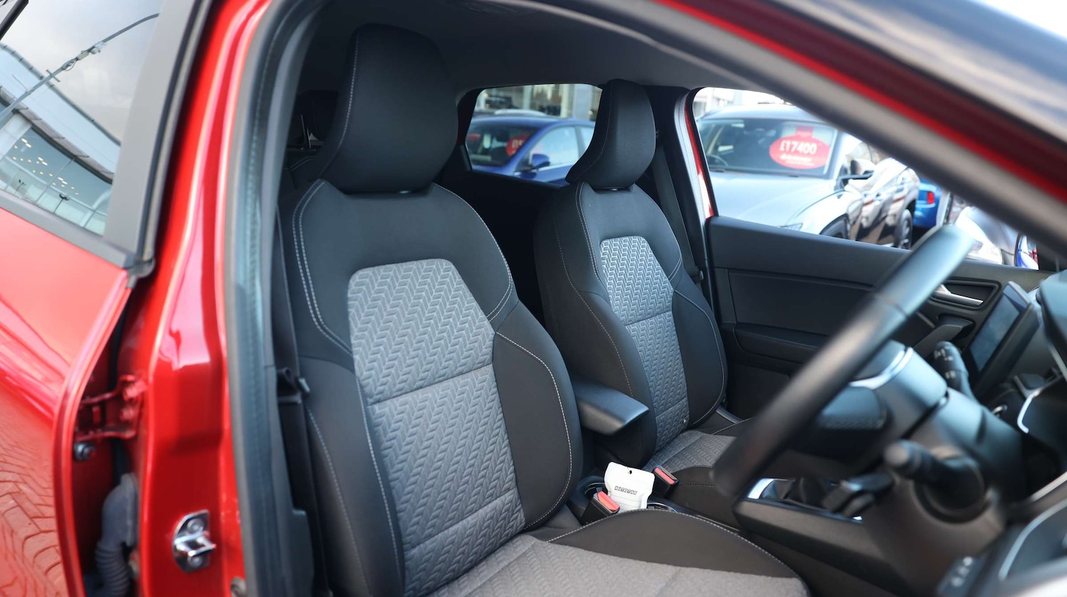 Used Renault Captur 2022 for sale - 76818541: Photo 15