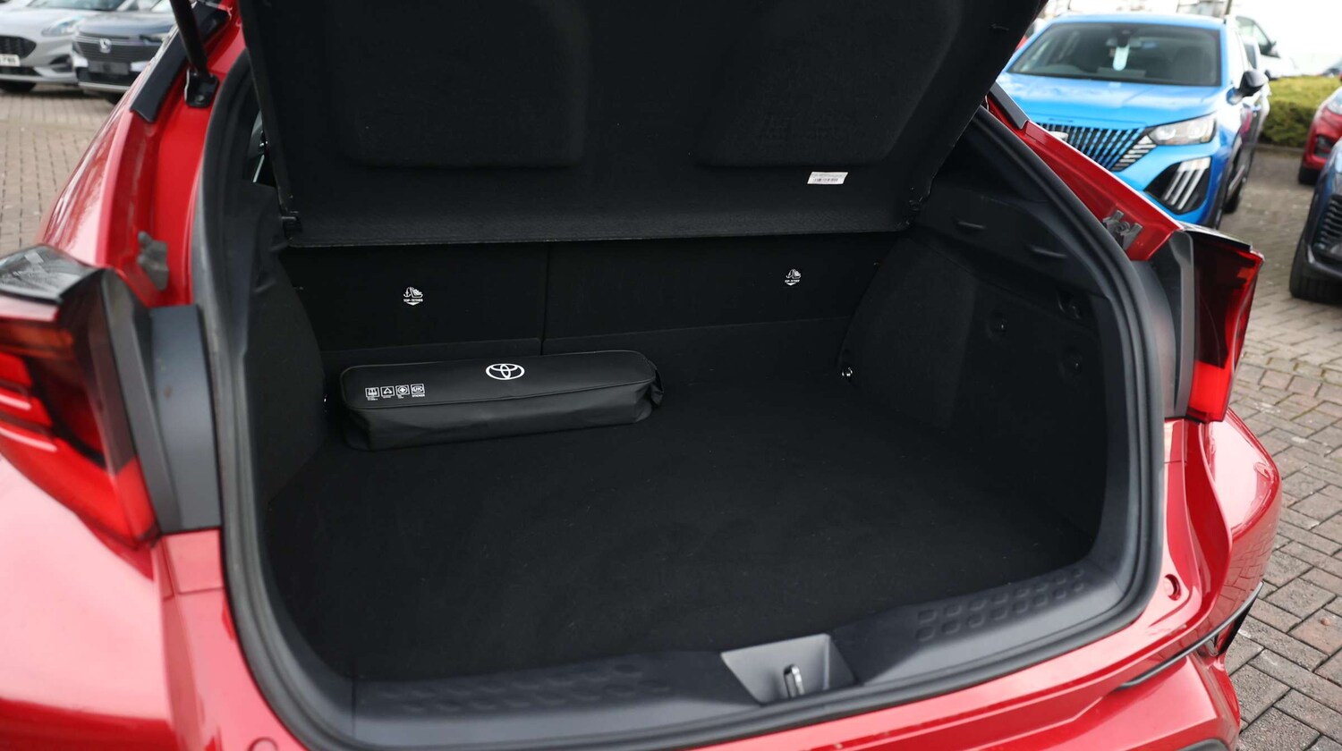 Used Toyota C-HR 2023 for sale - 77673885: Photo 18