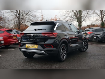 Used Volkswagen T-Roc 2024 for sale - 76818597: Photo