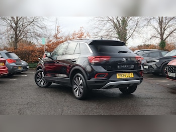 Used Volkswagen T-Roc 2024 for sale - 76818597: Photo