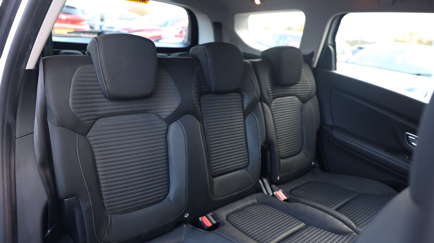 Used Renault Grand Scenic 2019 for sale - 77047522: Photo 17