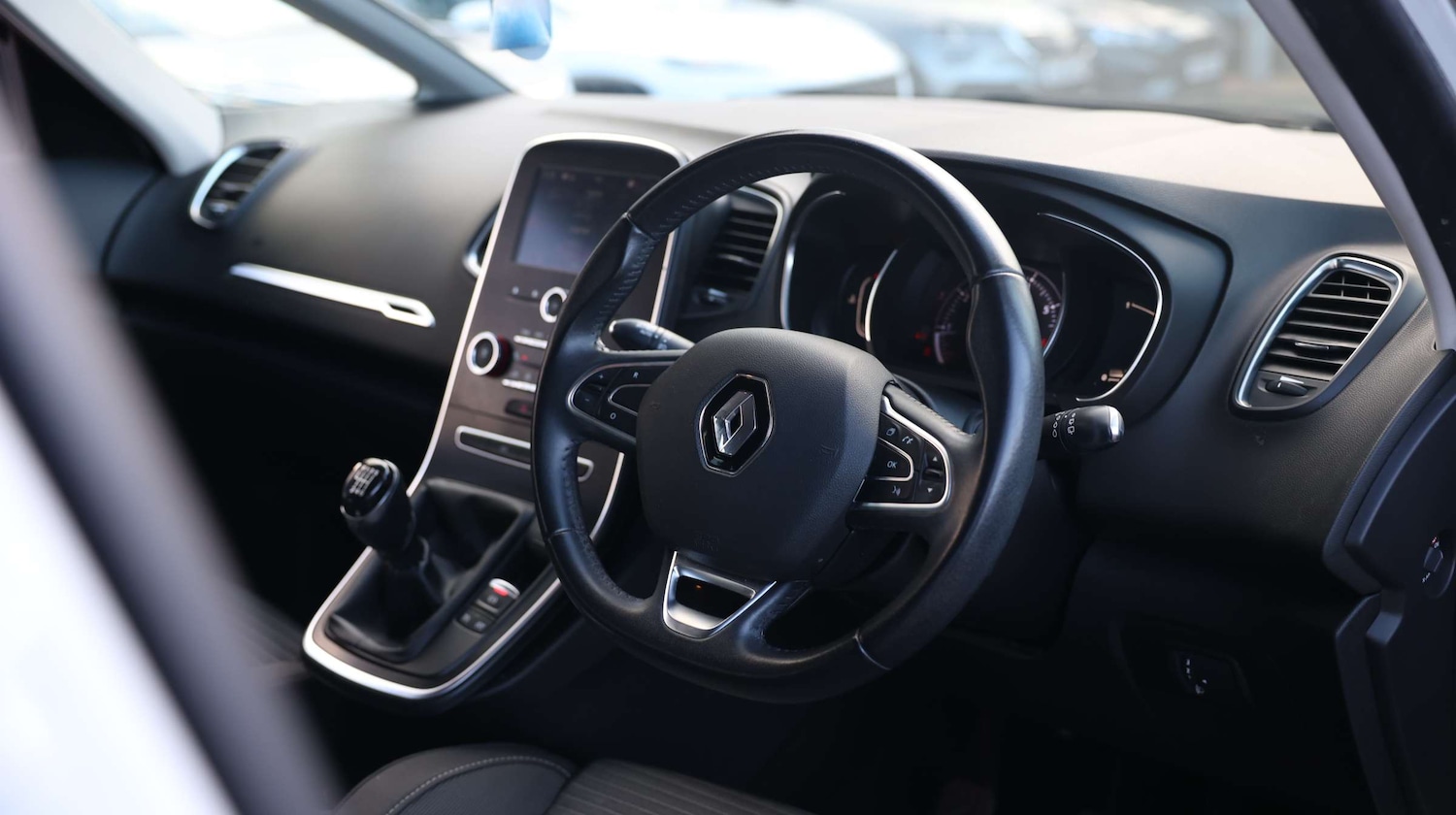 Used Renault Grand Scenic 2019 for sale - 77047522: Photo 20