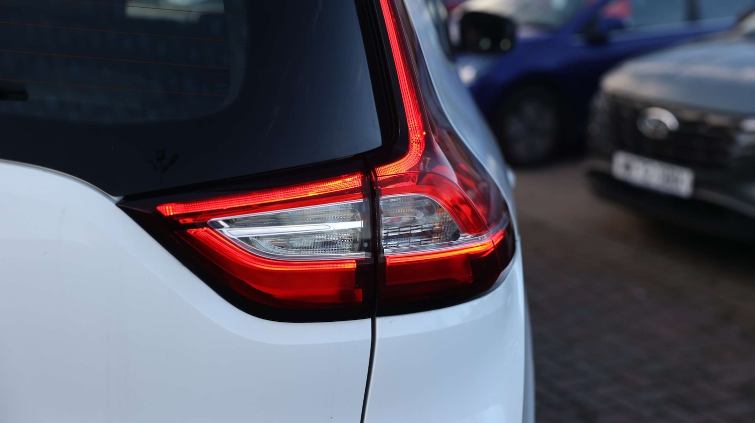 Used Renault Grand Scenic 2019 for sale - 77047522: Photo 9