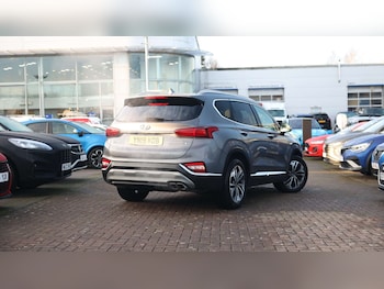 Used Hyundai Santa Fe 2019 for sale - 77035847: Photo