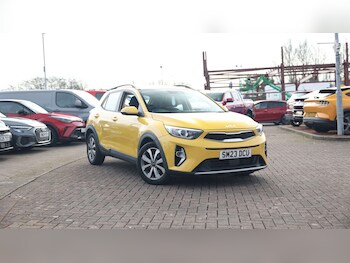 Used Kia Stonic 2023 for sale - 77950622: Photo