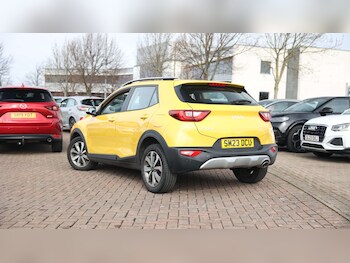 Used Kia Stonic 2023 for sale - 77950622: Photo