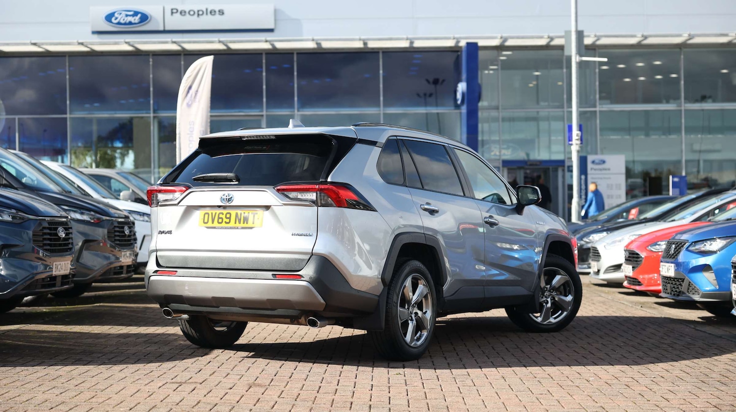 Used Toyota RAV4 2019 for sale - 76818498: Photo 3