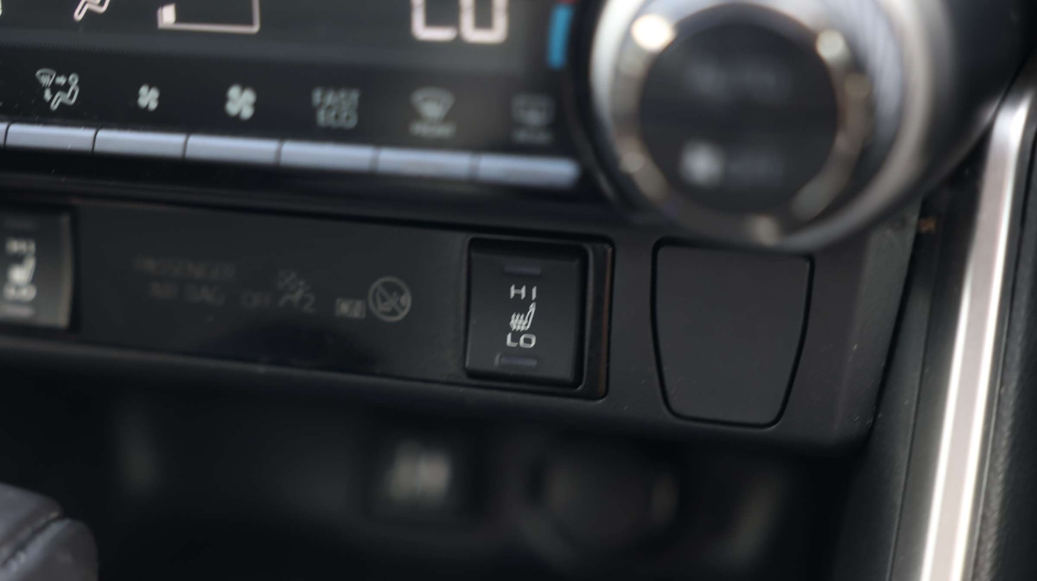 Used Toyota RAV4 2019 for sale - 76818498: Photo 32