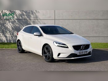 Used Volvo V40 2019 for sale - 79554106: Photo