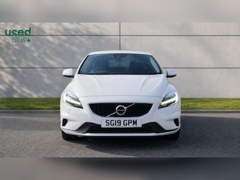 Used Volvo V40 2019 for sale - 79554106: Photo
