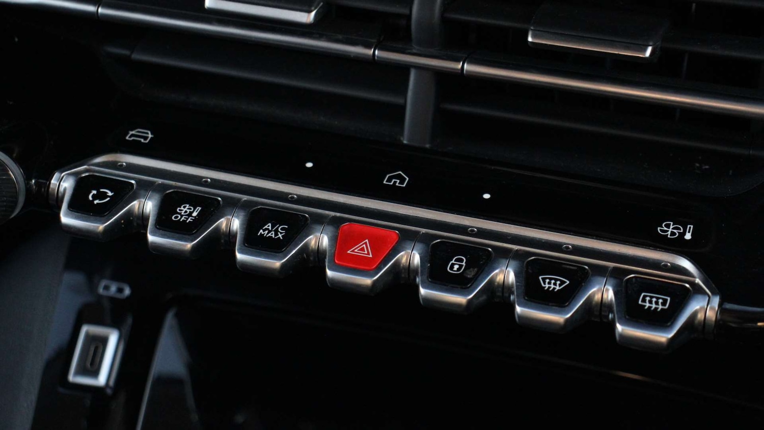 Used Peugeot 208 2024 for sale - 76818565: Photo 30