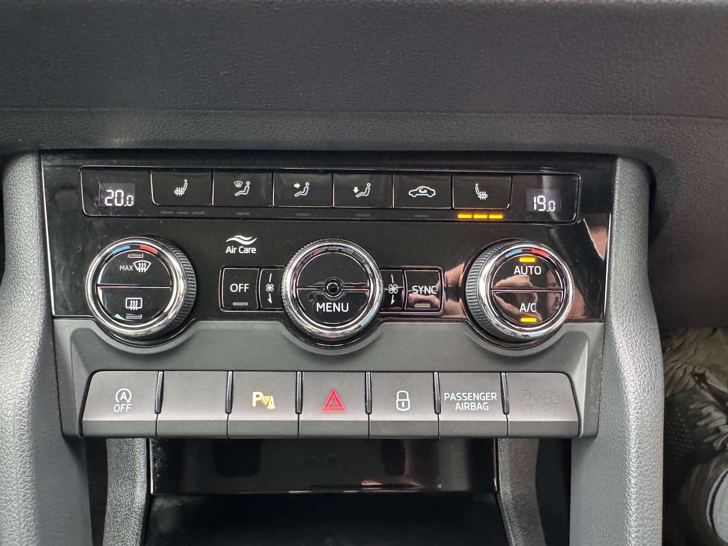 Used Skoda Karoq 2019 for sale - 76649670: Photo 29