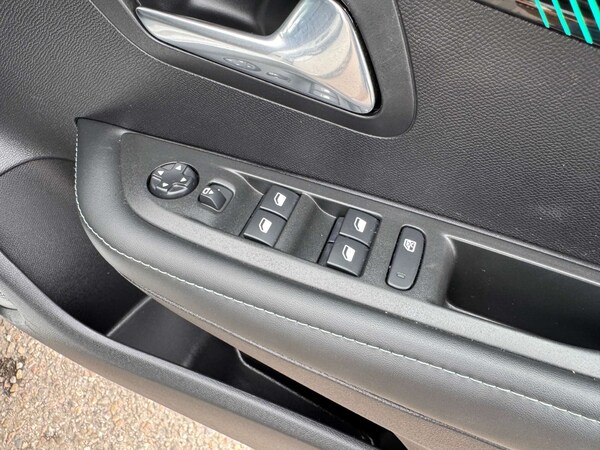 Used Peugeot 208 2022 for sale - 75426802: Photo 31