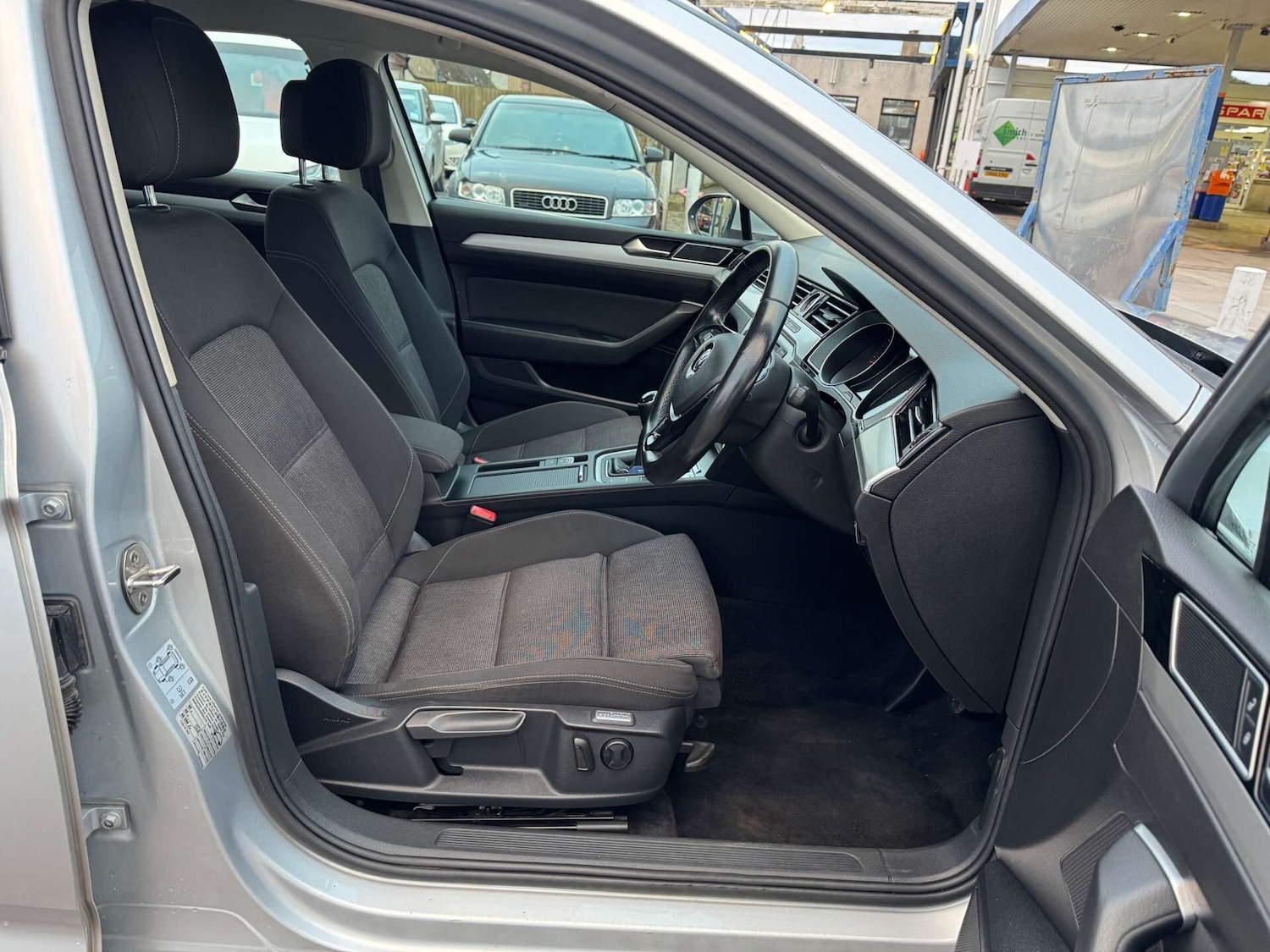 Used Volkswagen Passat 2015 for sale - 76649664: Photo 15