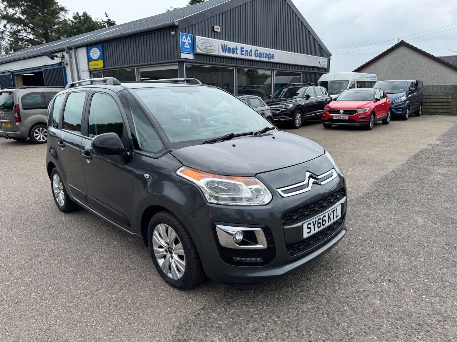 Used Citroen C3 Picasso 2016 for sale - 76651155: Photo 1