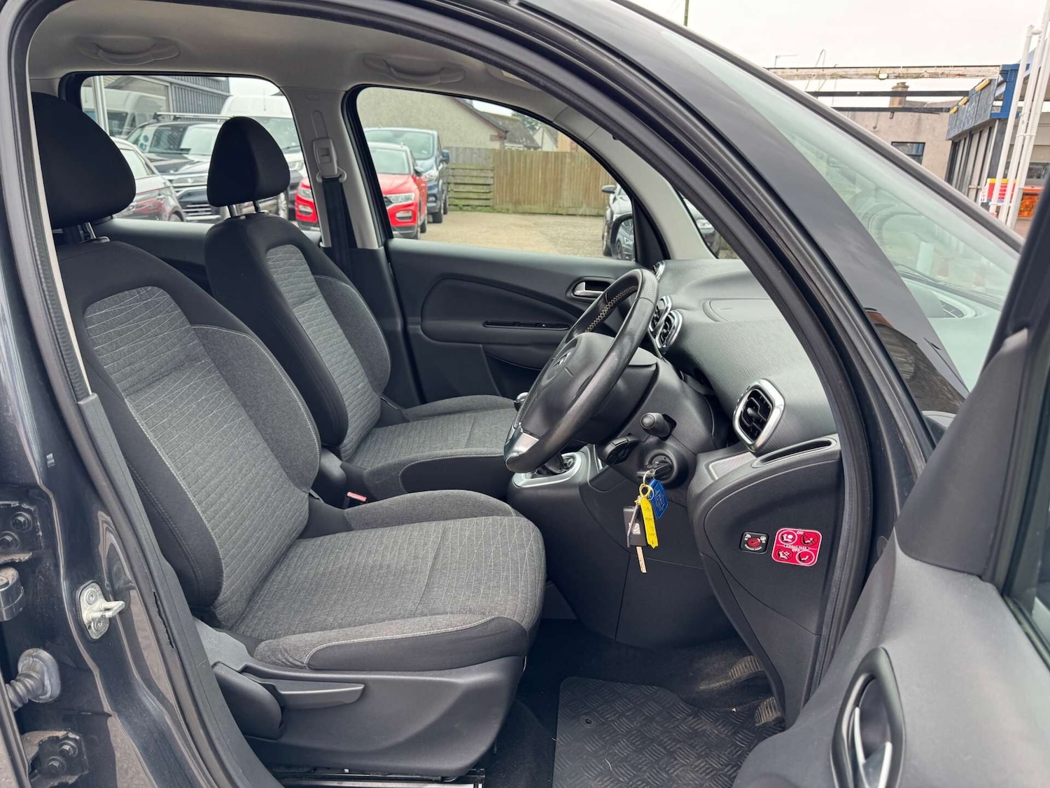 Used Citroen C3 Picasso 2016 for sale - 76651155: Photo 15