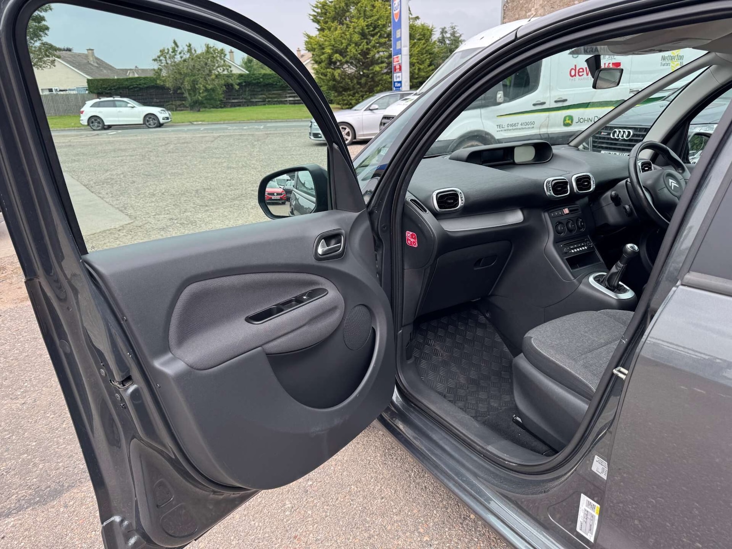 Used Citroen C3 Picasso 2016 for sale - 76651155: Photo 22