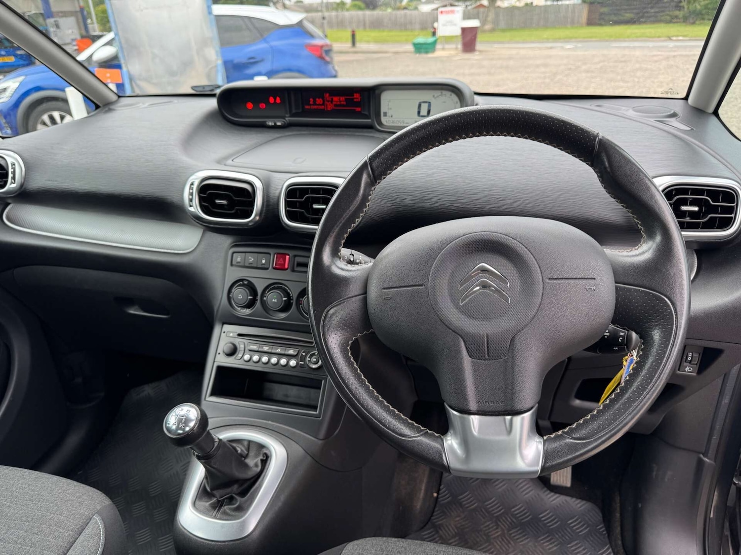 Used Citroen C3 Picasso 2016 for sale - 76651155: Photo 24