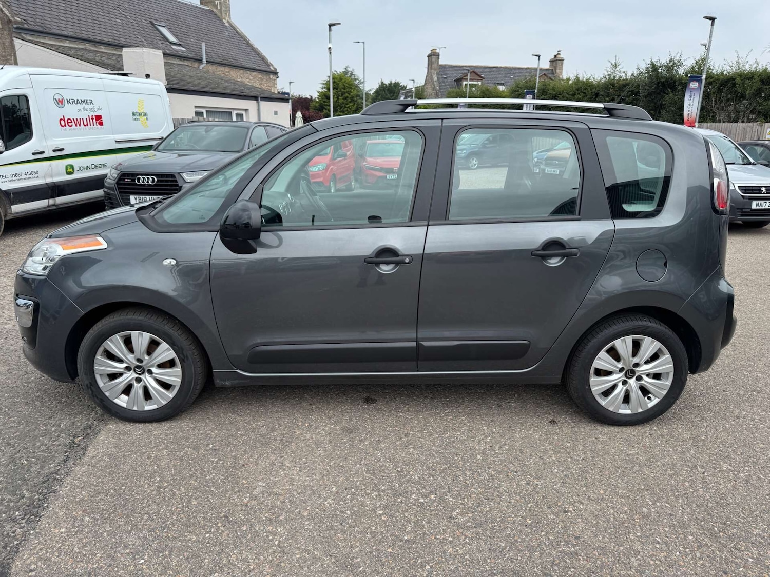 Used Citroen C3 Picasso 2016 for sale - 76651155: Photo 6