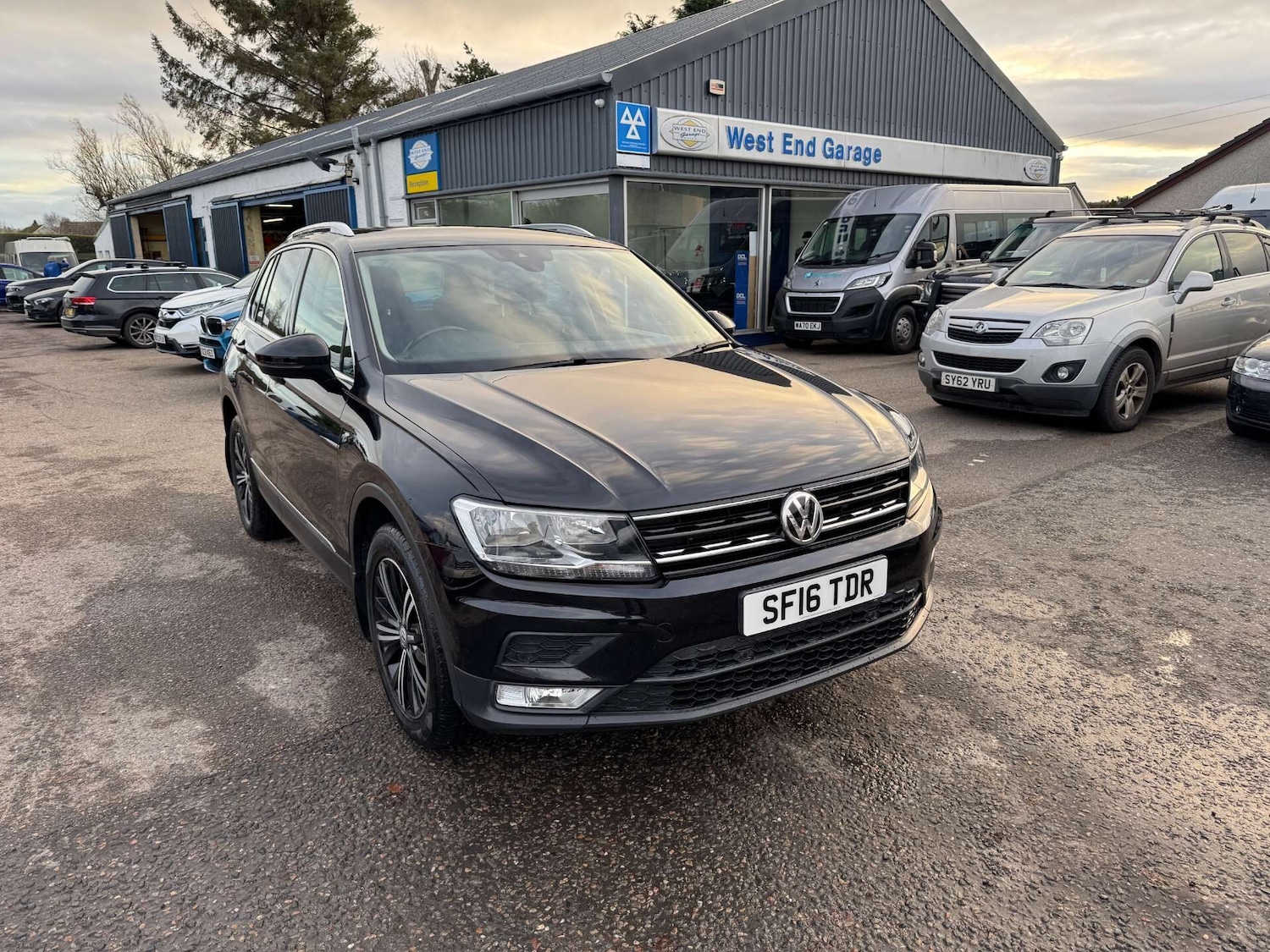 Used Volkswagen Tiguan 2016 for sale - 76909334: Photo 2