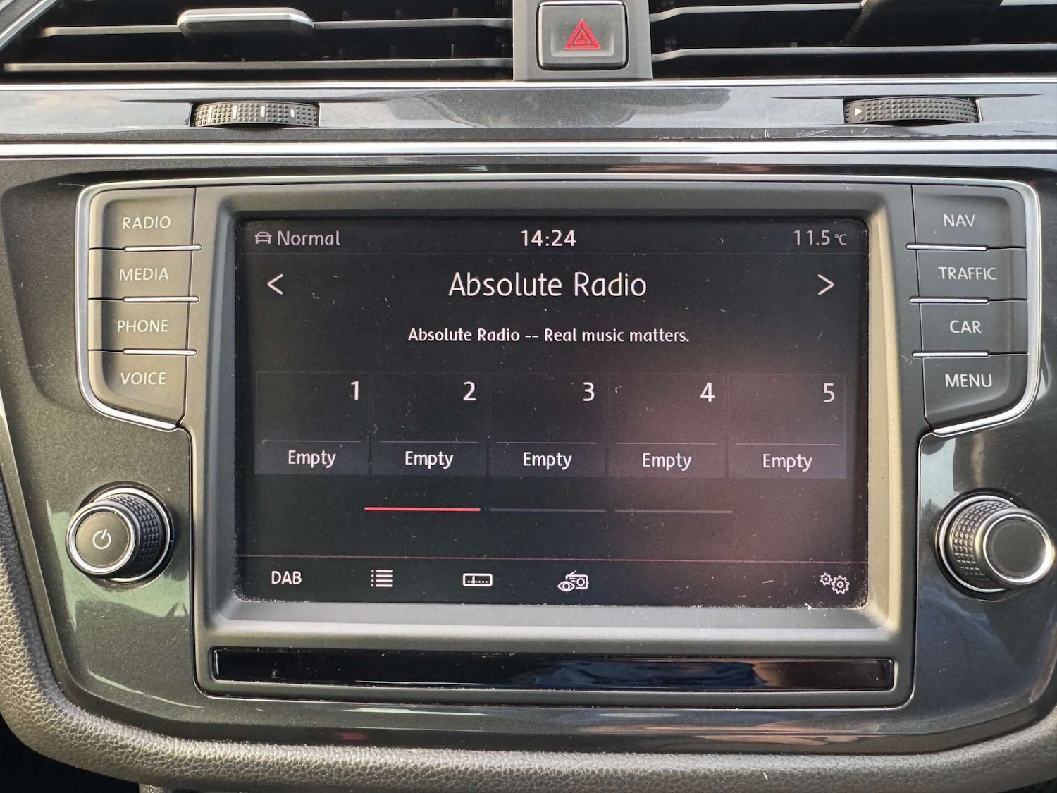 Used Volkswagen Tiguan 2016 for sale - 76909334: Photo 27