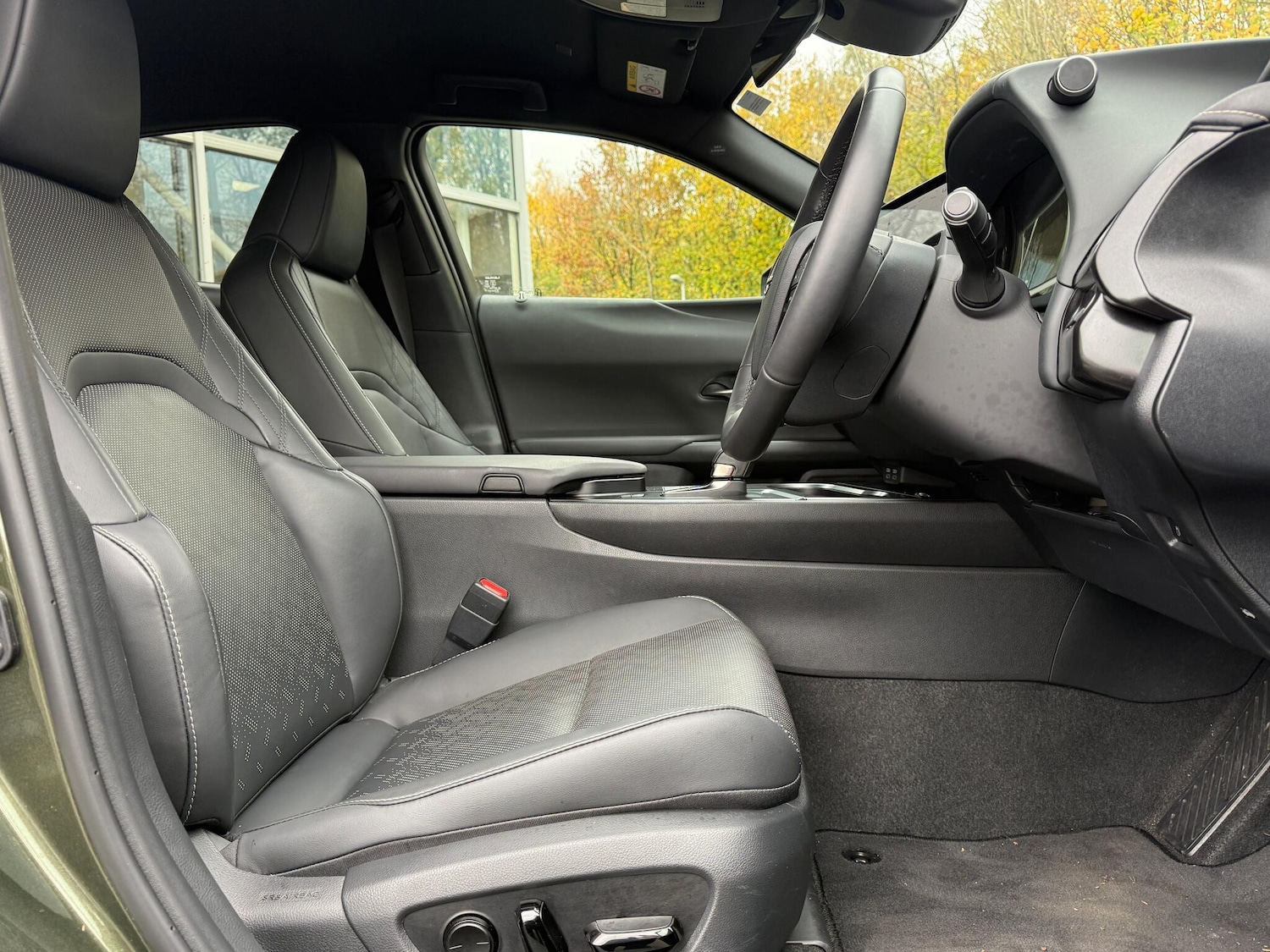 Used Lexus UX 2025 for sale - 76573630: Photo 11