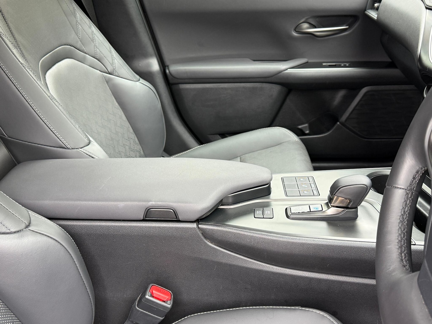 Used Lexus UX 2025 for sale - 76573630: Photo 46