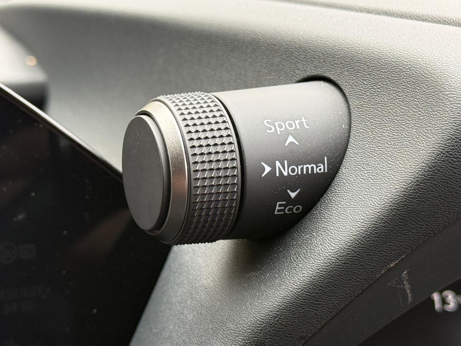 Used Lexus UX 2025 for sale - 76573630: Photo 52