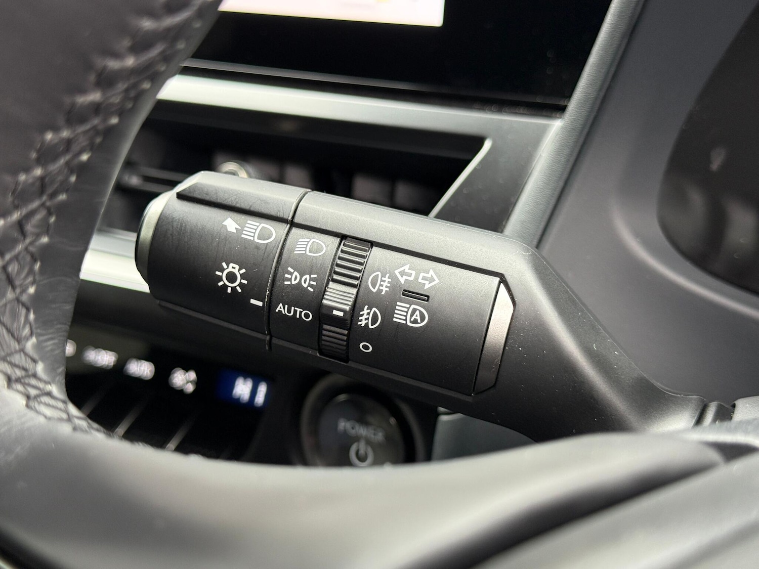 Used Lexus UX 2025 for sale - 76573630: Photo 60