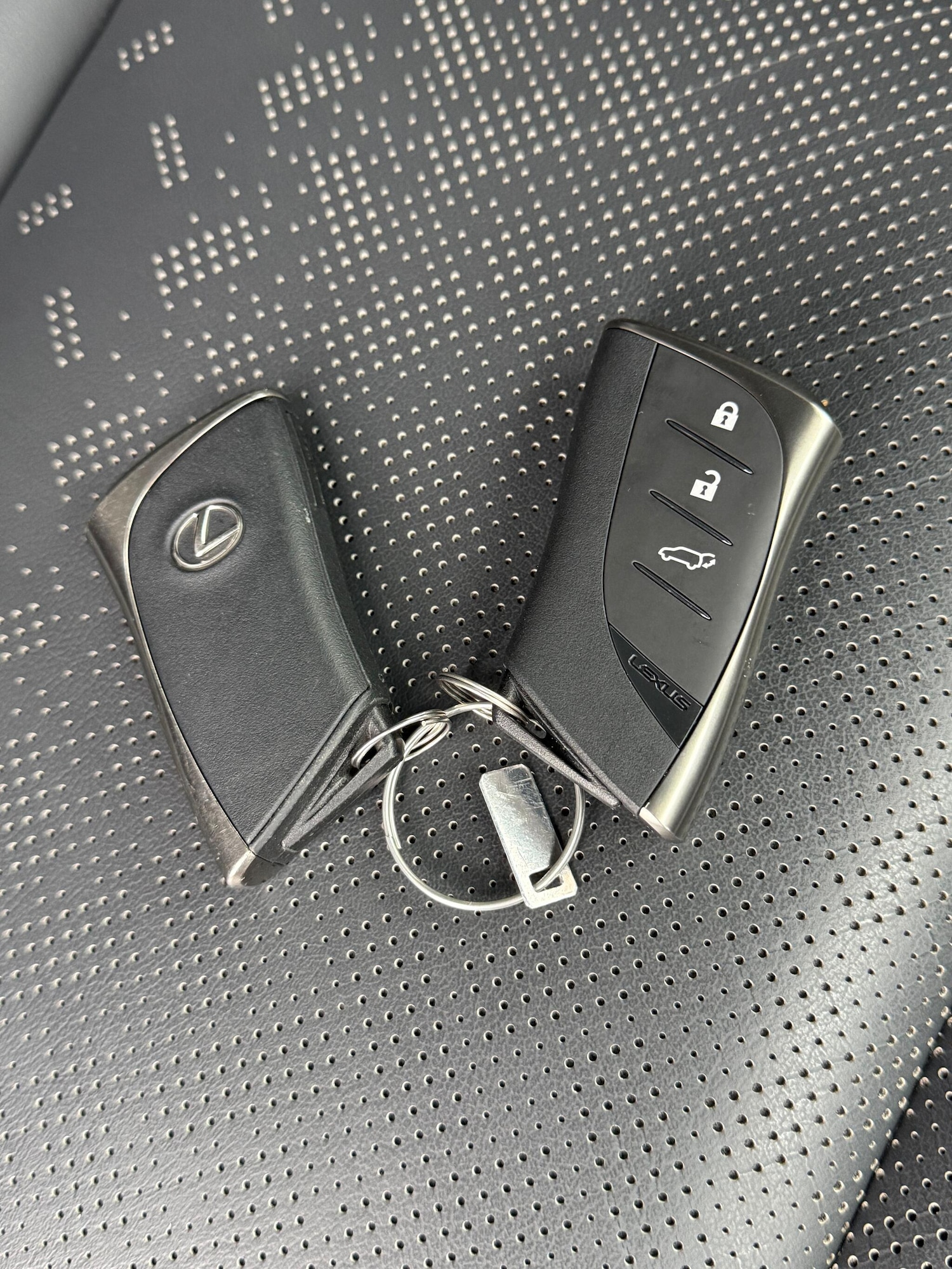 Used Lexus UX 2025 for sale - 76573630: Photo 61