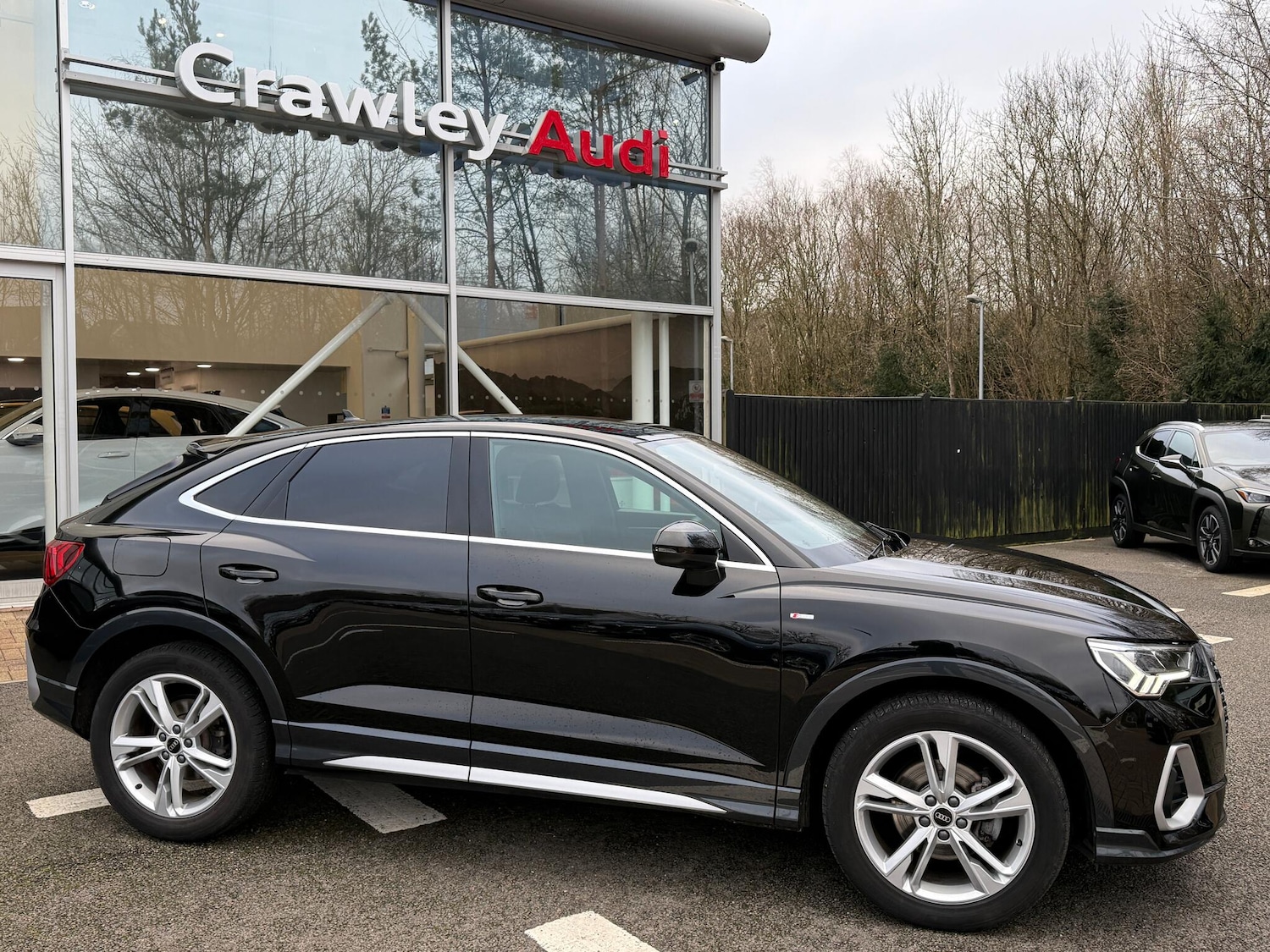 Used Audi Q3 2023 for sale - 77163158: Photo 2