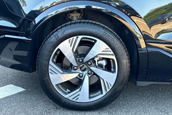 Used Audi Q6 e-tron 2024 for sale - 75670102: Photo 12