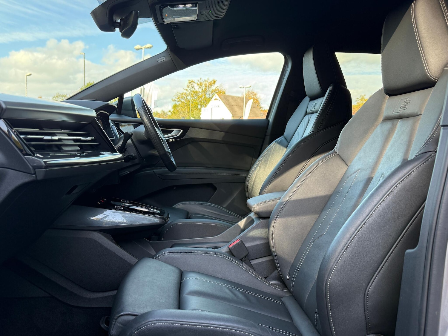 Used Audi Q4 e-tron 2023 for sale - 76866382: Photo 17