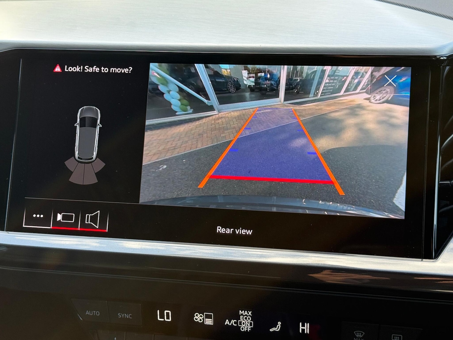 Used Audi Q4 e-tron 2023 for sale - 76866382: Photo 5