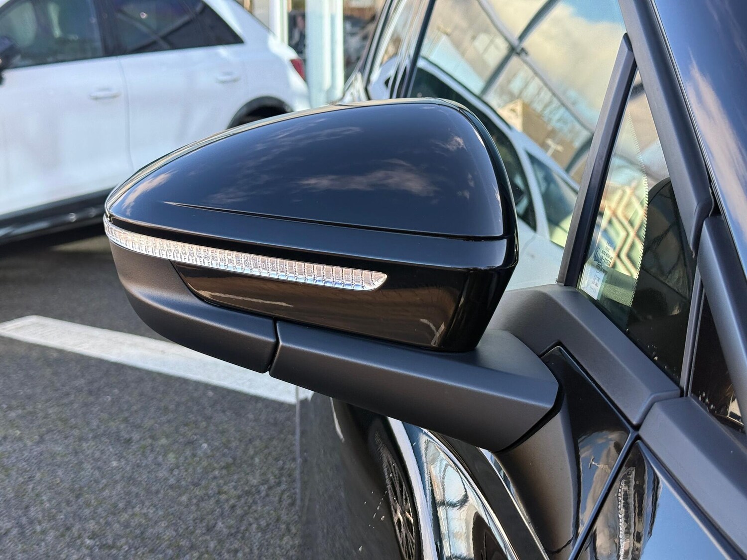 Used Audi Q4 e-tron 2023 for sale - 77440836: Photo 10