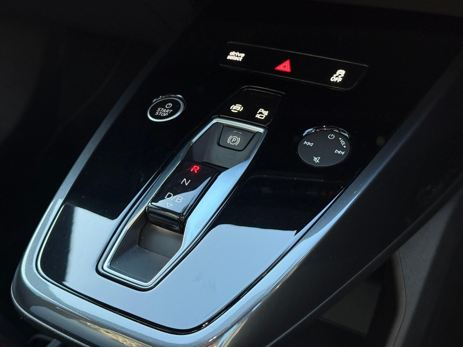 Used Audi Q4 e-tron 2023 for sale - 77440836: Photo 12