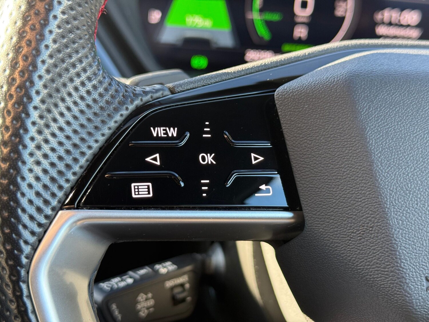 Used Audi Q4 e-tron 2023 for sale - 77440836: Photo 16