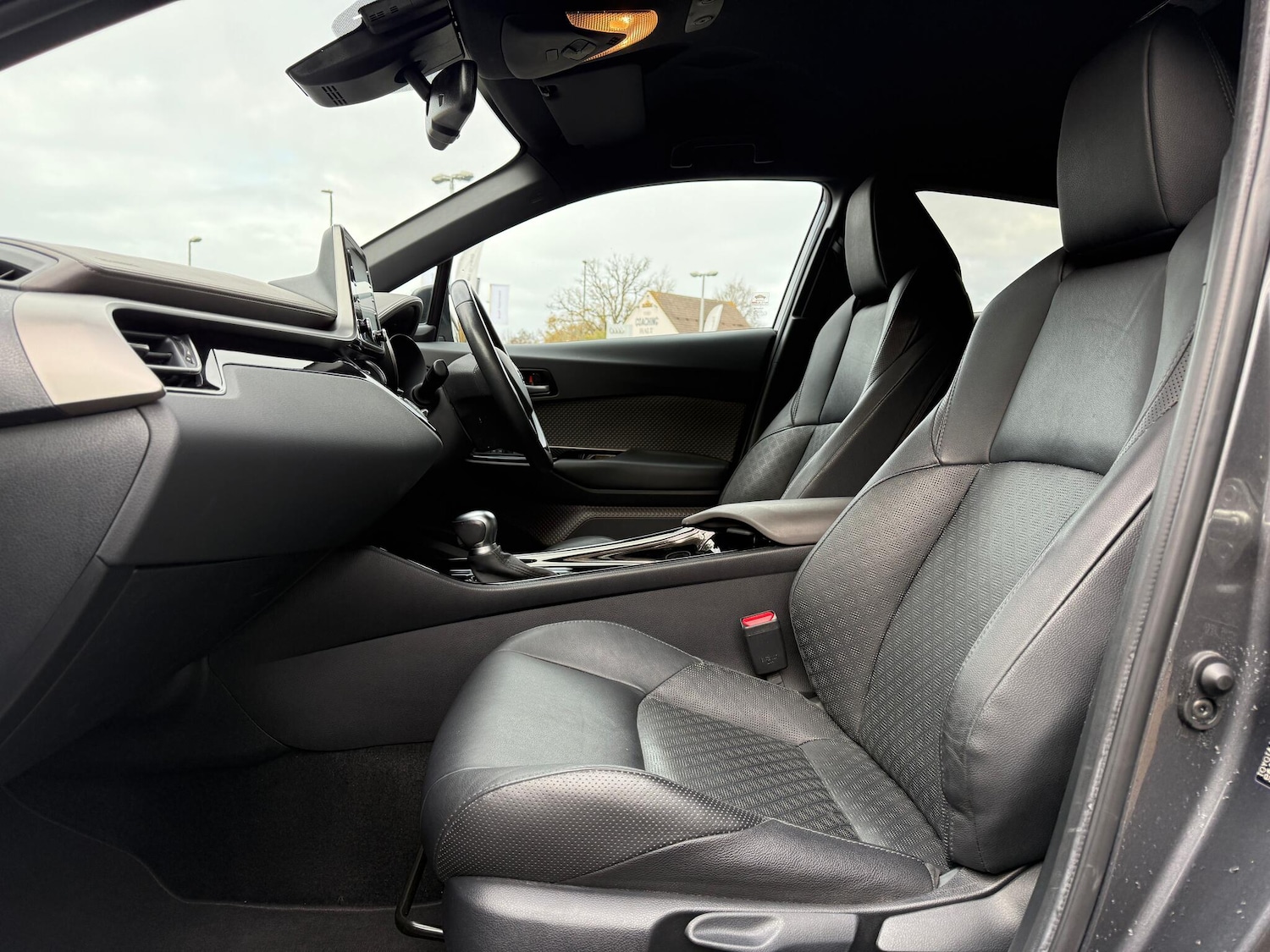 Used Toyota C-HR 2020 for sale - 76620020: Photo 18