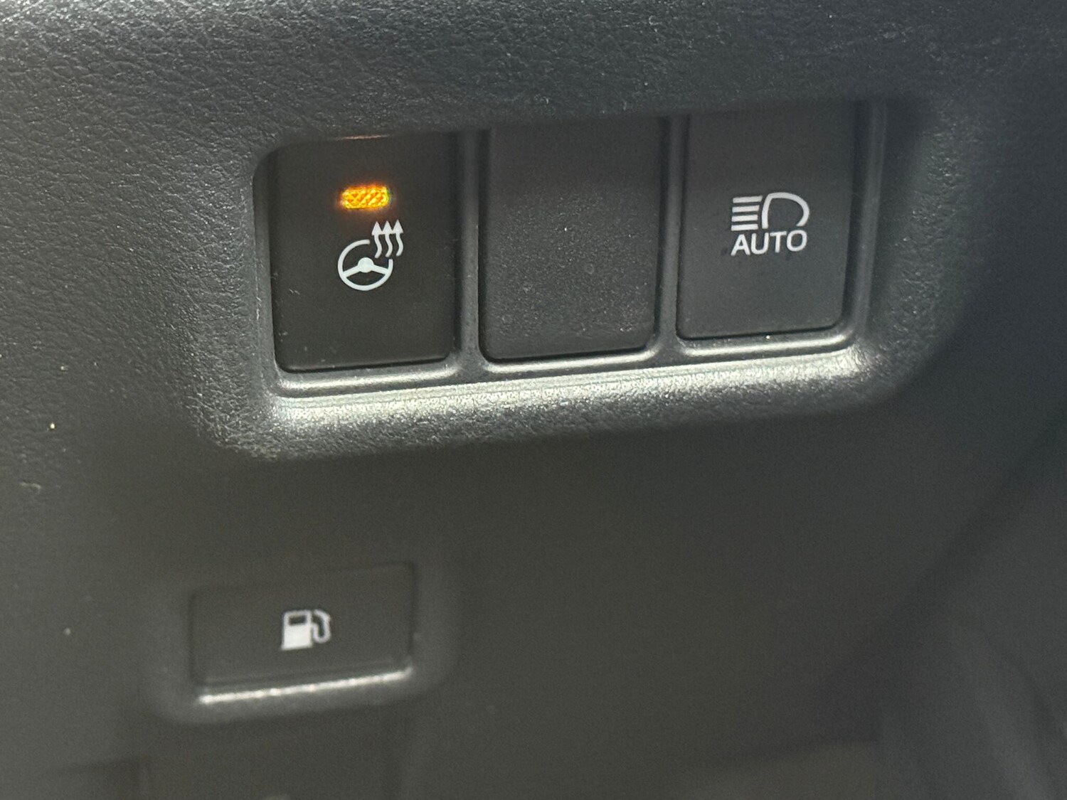 Used Toyota C-HR 2020 for sale - 76620020: Photo 64