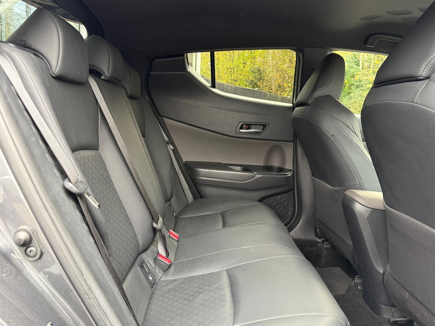 Used Toyota C-HR 2020 for sale - 76620020: Photo 9