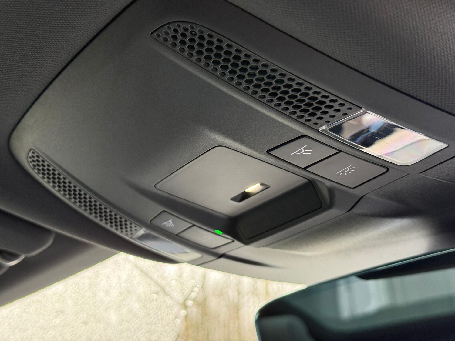 Used Audi RS e-tron GT 2022 for sale - 77468176: Photo 21