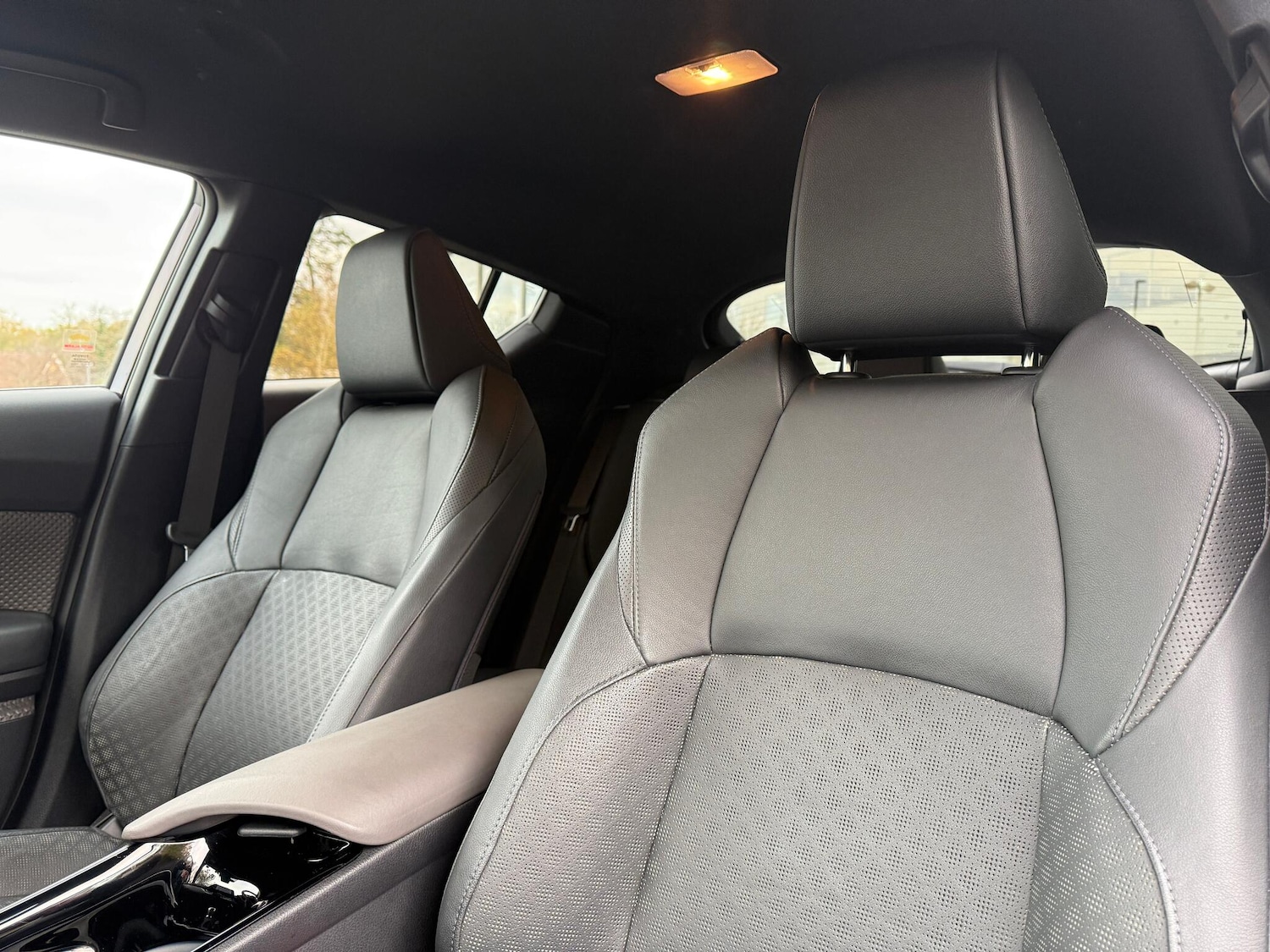 Used Toyota C-HR 2023 for sale - 76646006: Photo 19