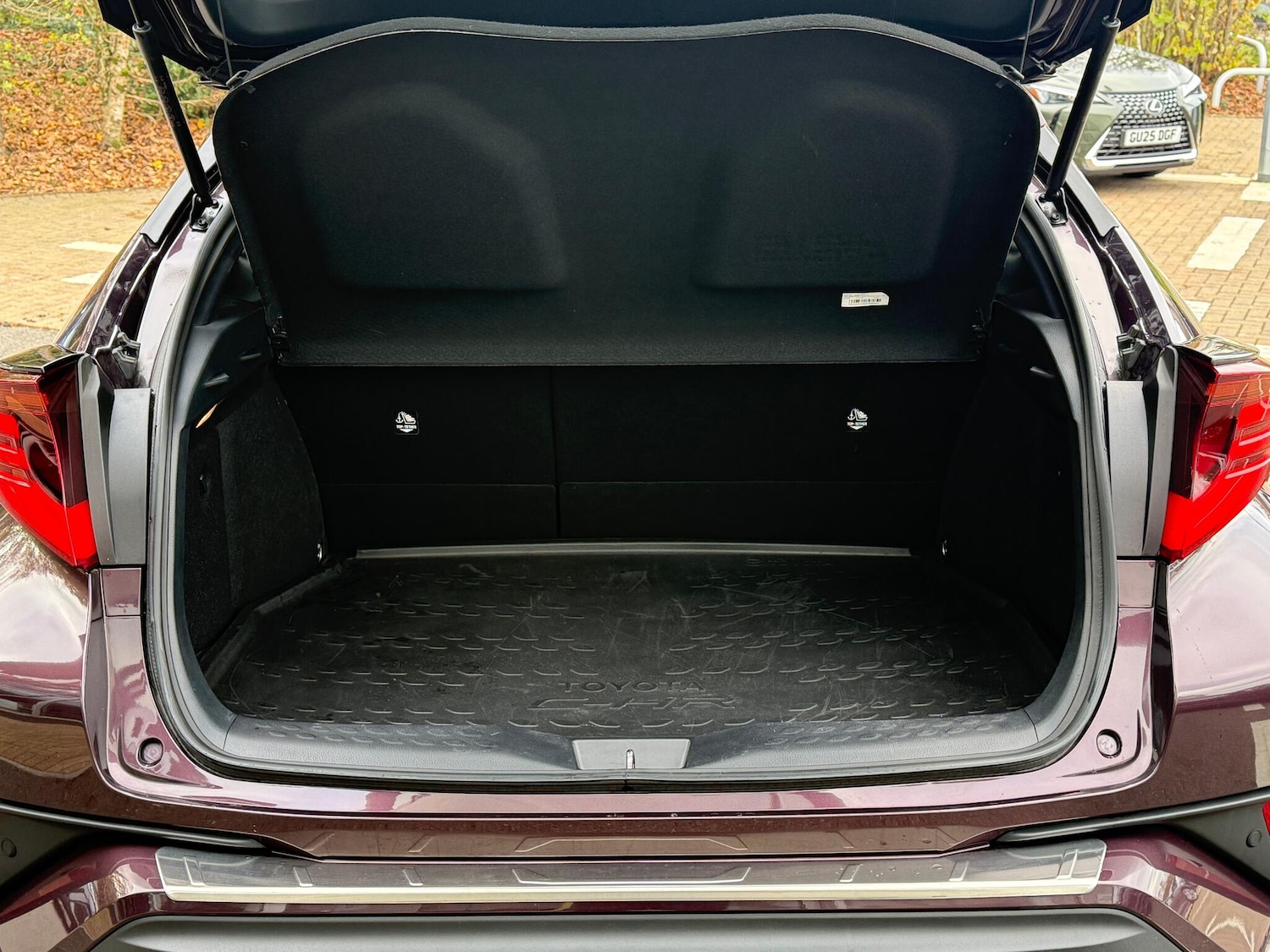 Used Toyota C-HR 2023 for sale - 76646006: Photo 32