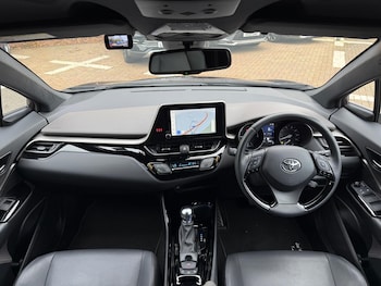 Used Toyota C-HR 2023 for sale - 76646006: Photo