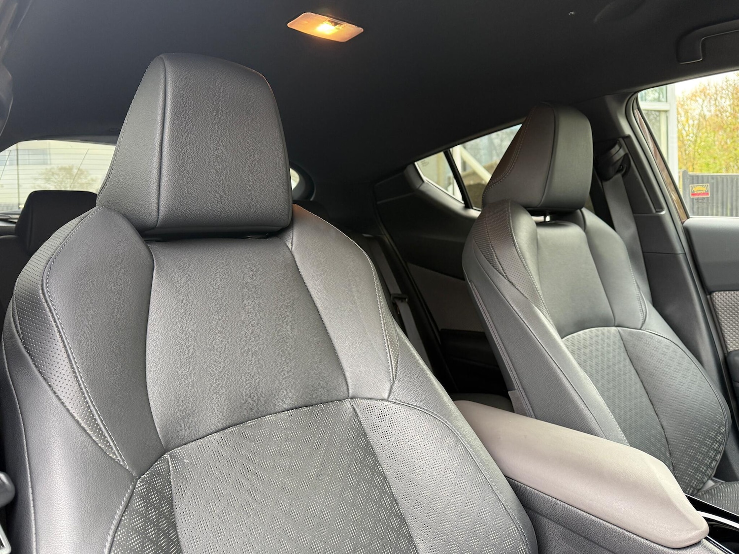 Used Toyota C-HR 2023 for sale - 76646006: Photo 57