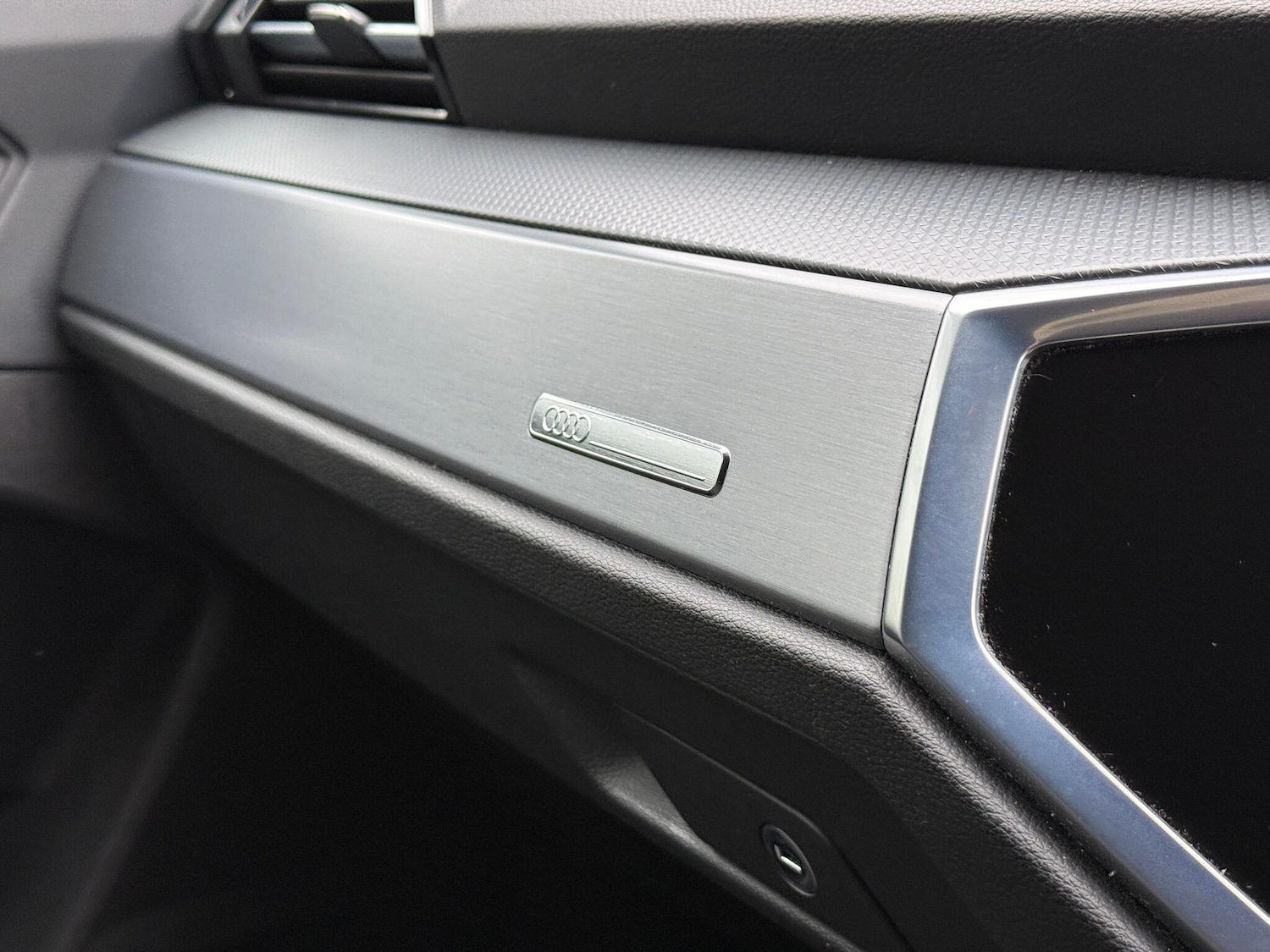 Used Audi Q3 2020 for sale - 77345057: Photo 17