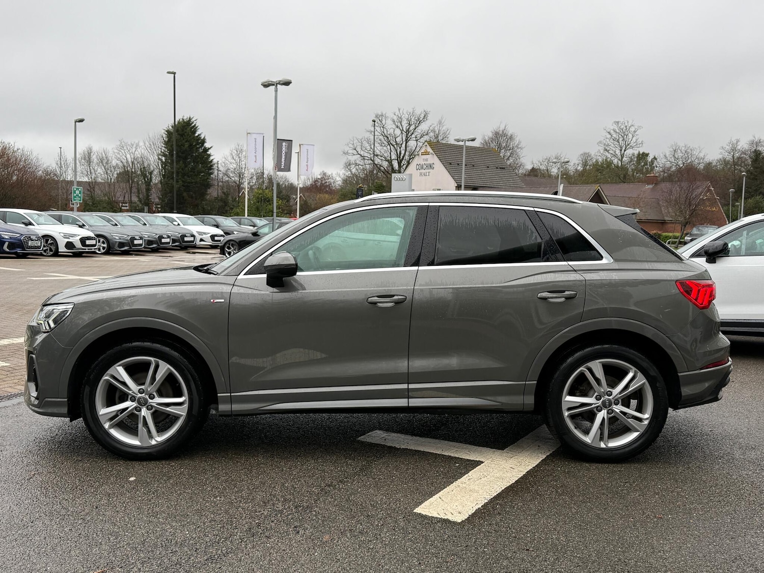 Used Audi Q3 2020 for sale - 77345057: Photo 2