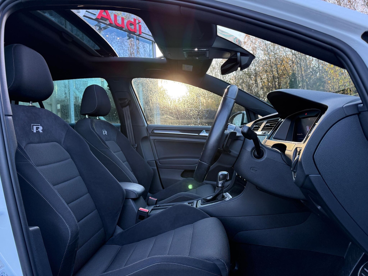 Used Volkswagen Golf 2019 for sale - 76801788: Photo 38